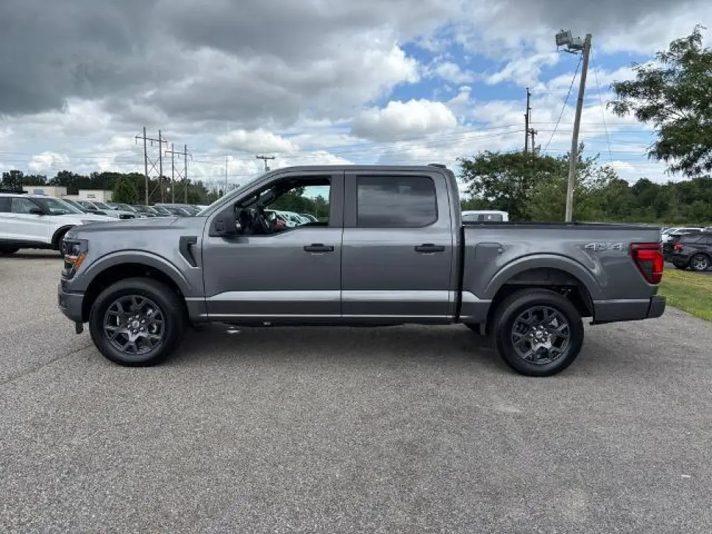 Ford F-150 2026 4x4 STX 4 puertas SuperCrew 5.5 pies SB