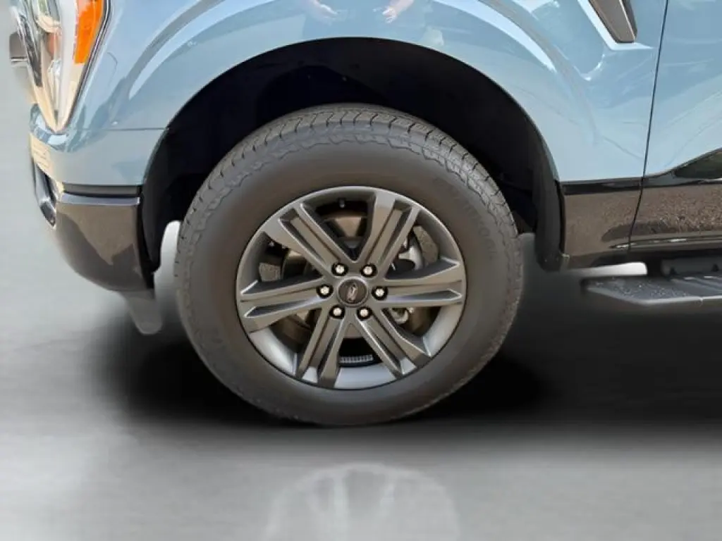 Ford F-150 2023 4x4 XLT 4 puertas SuperCrew 5.5 pies SB