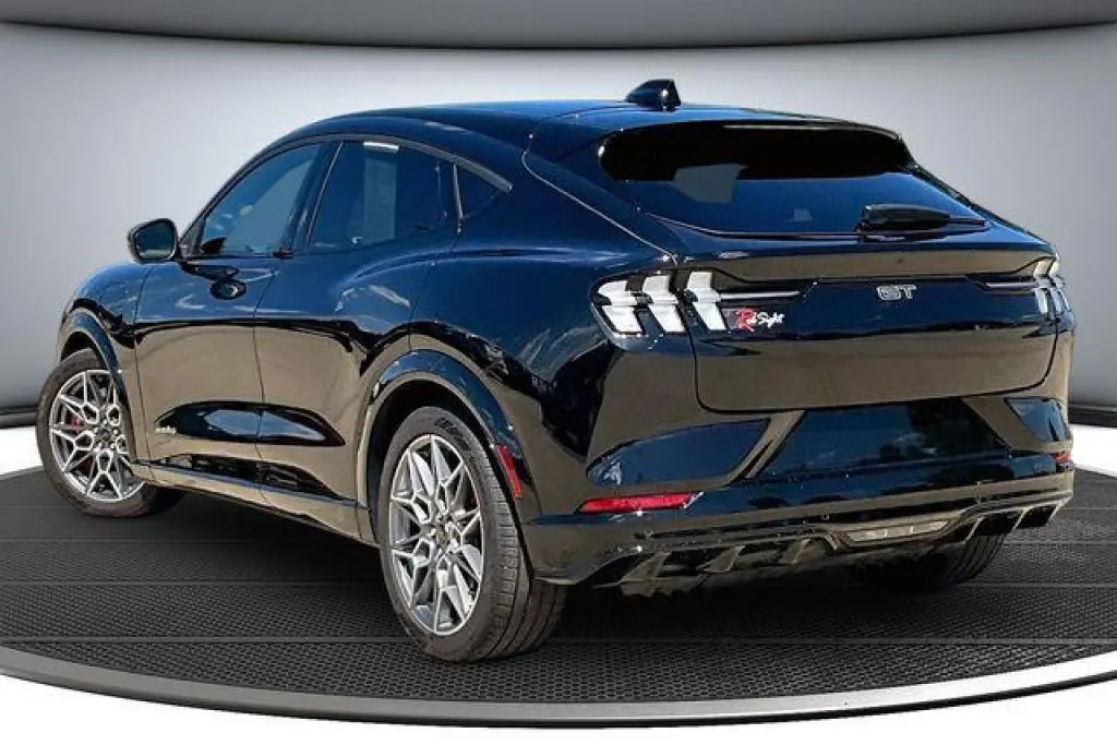 Ford Mustang Mach-E 2025 AWD GT 4 puertas SUV