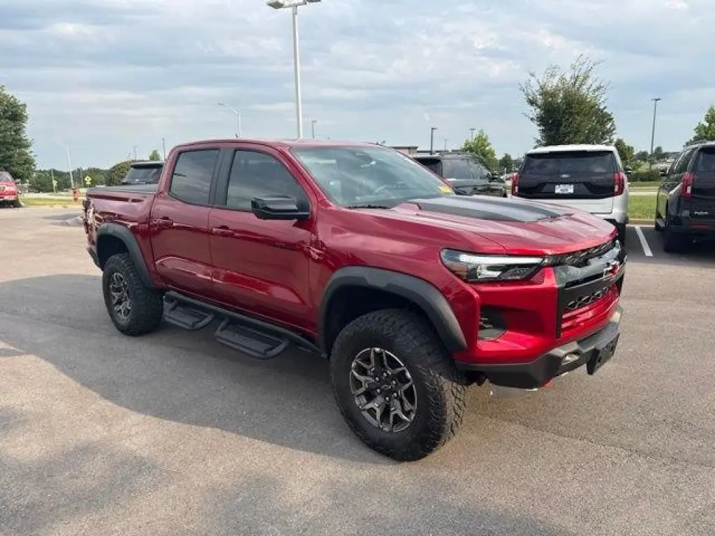 Chevrolet Colorado 2024 4x4 ZR2 4 puertas Cabina Crew 1.52 m (5 pies) caja corta