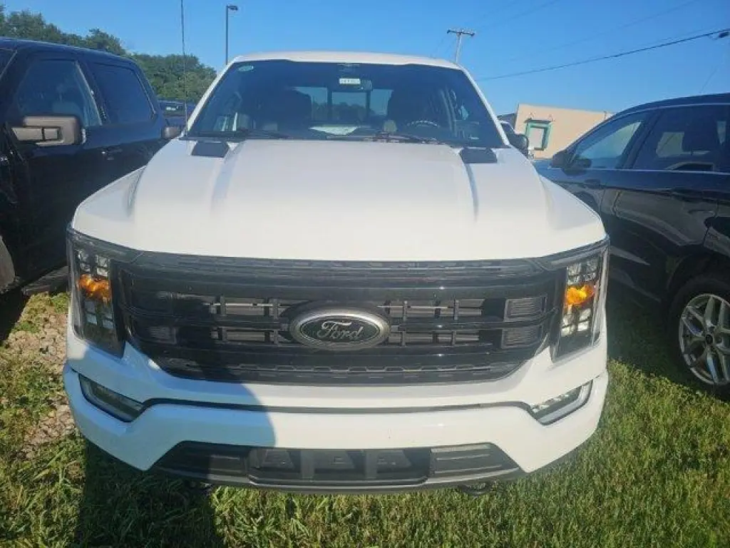 Ford F-150 2023 4x4 XLT 4 puertas SuperCrew 5.5 pies. SB
