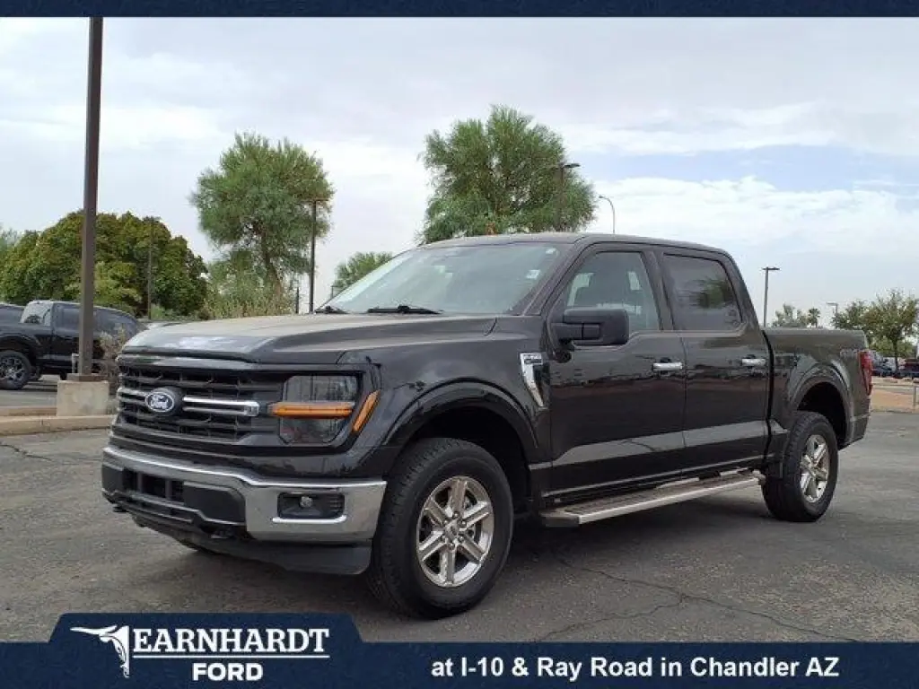 Ford F-150 2025 4x4 XLT 4 puertas SuperCrew 5.5 pies. SB