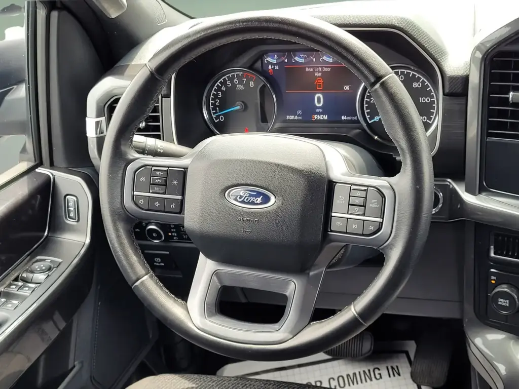 Ford F-150 2023 4x4 XLT 4 puertas SuperCrew 5.5 pies. SB