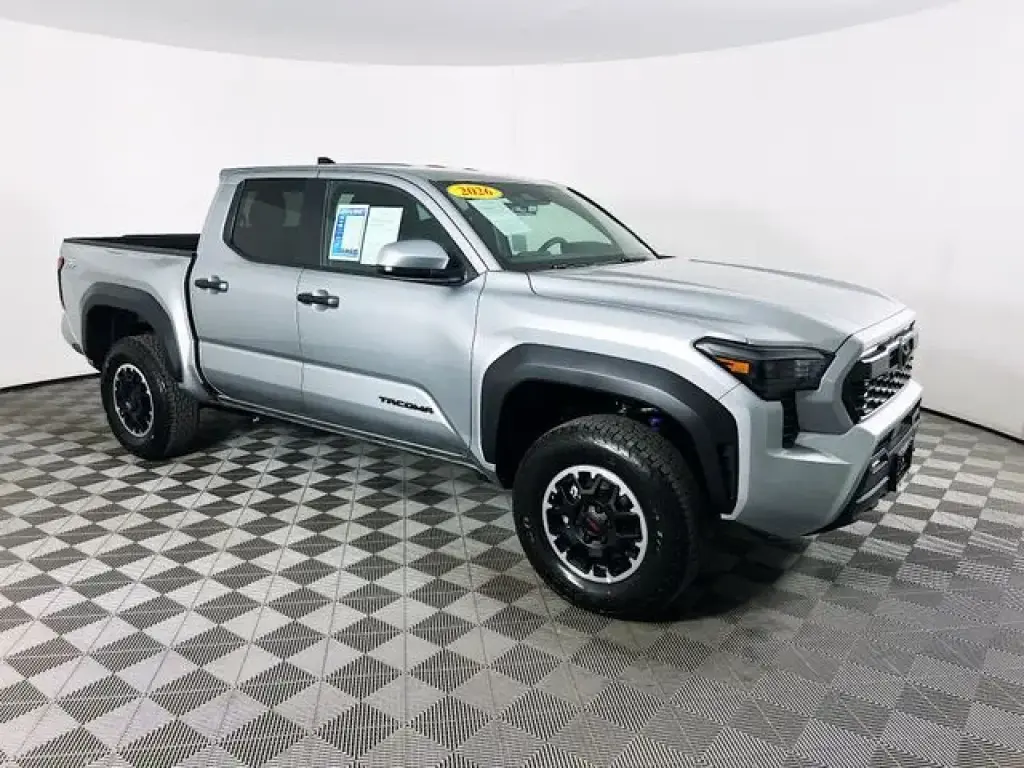 Toyota Tacoma 2026 4x4 TRD Sport 4 puertas Double Cab 5.0 pies SB 8A