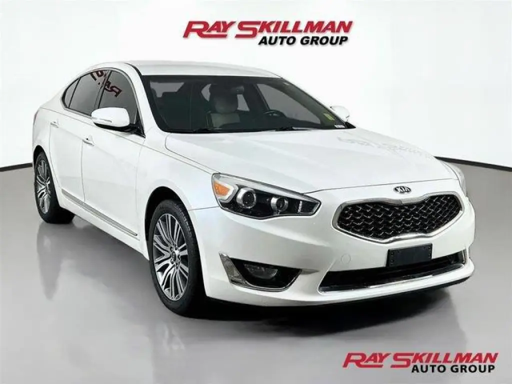 Kia Cadenza 2016 4 puertas Sedan