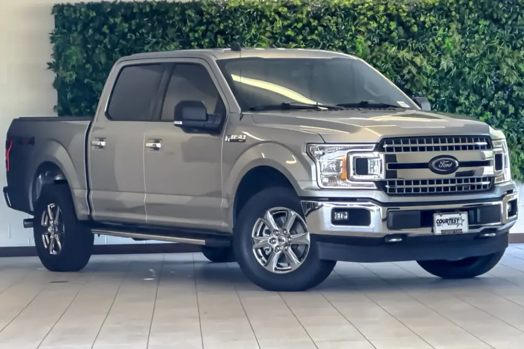 Ford F-150 2020 4x4 XLT 4 puertas SuperCrew 5.5 pies. SB