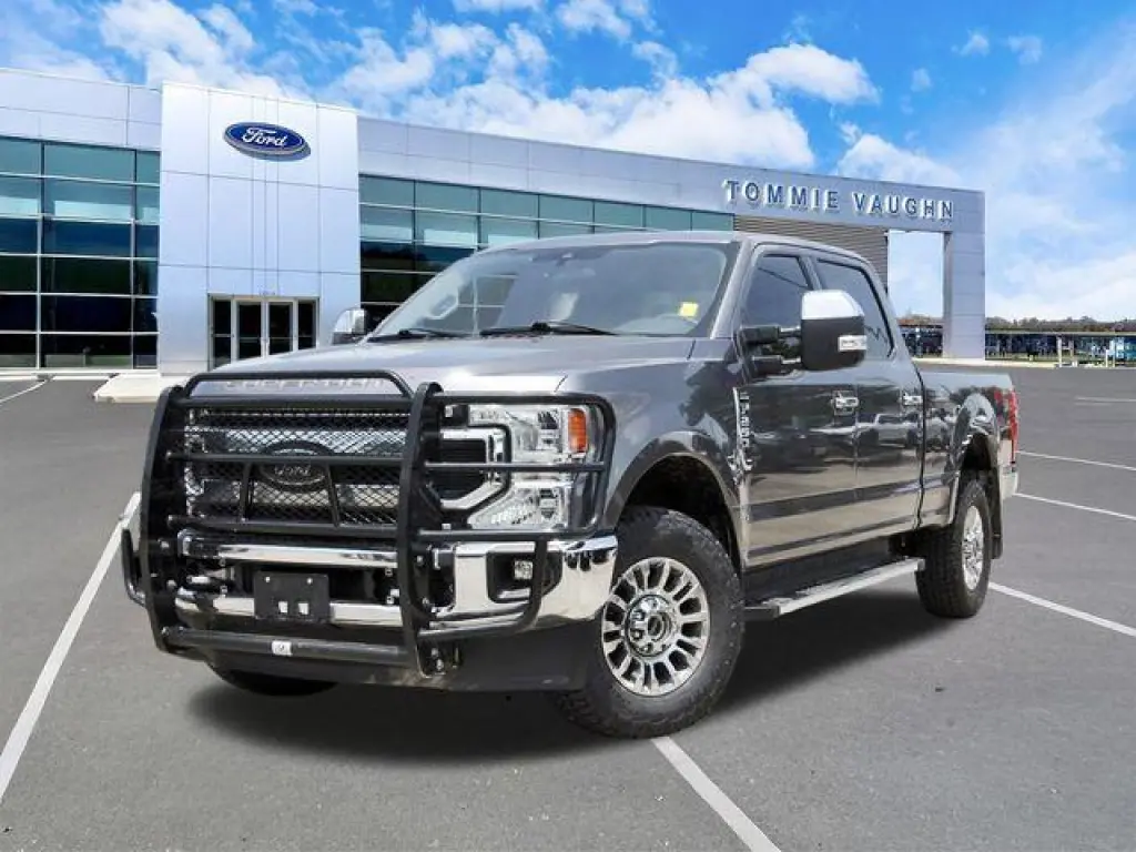 Ford F-250 Super Duty 2021 4x4 XLT Cabina doble 4 puertas 6.8 pies. Caja corta