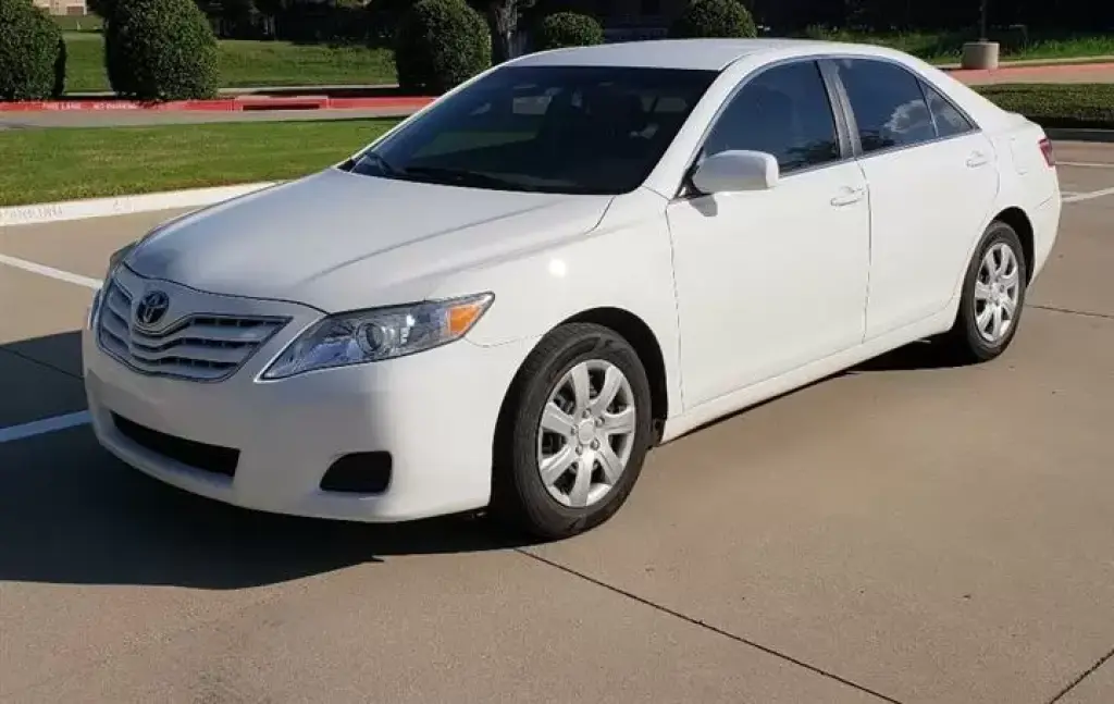 **2011 Toyota Camry LE**