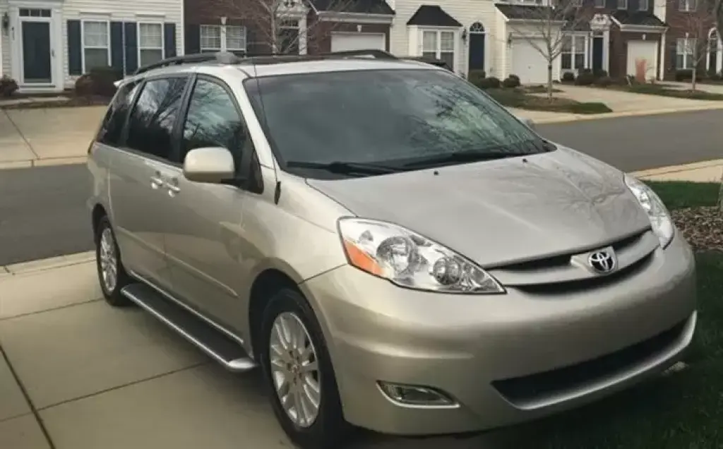 2009 TOYOTA SIENNA XLE