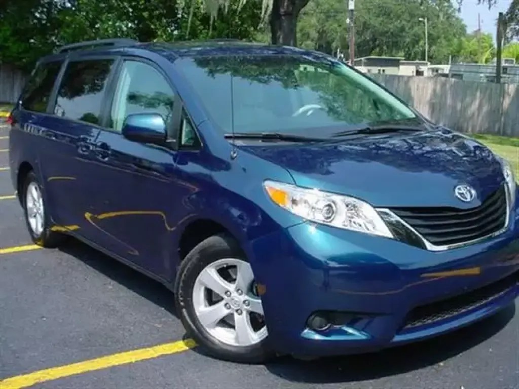 2012 Toyota Sienna LE