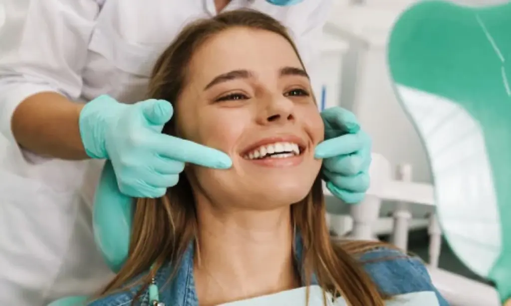 OBTENGA UNA SONRISA SALUDABLE