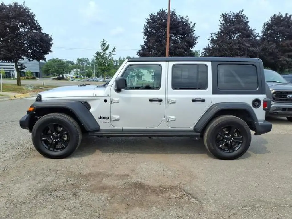 Jeep Wrangler Unlimited 2022 4x4 Sport 4 puertas SUV