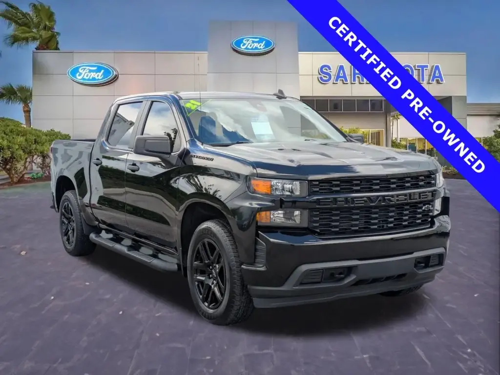 Chevrolet Silverado 1500 2021 4x2 Custom 4 puertas Cabina Crew 5.8 ft. SB