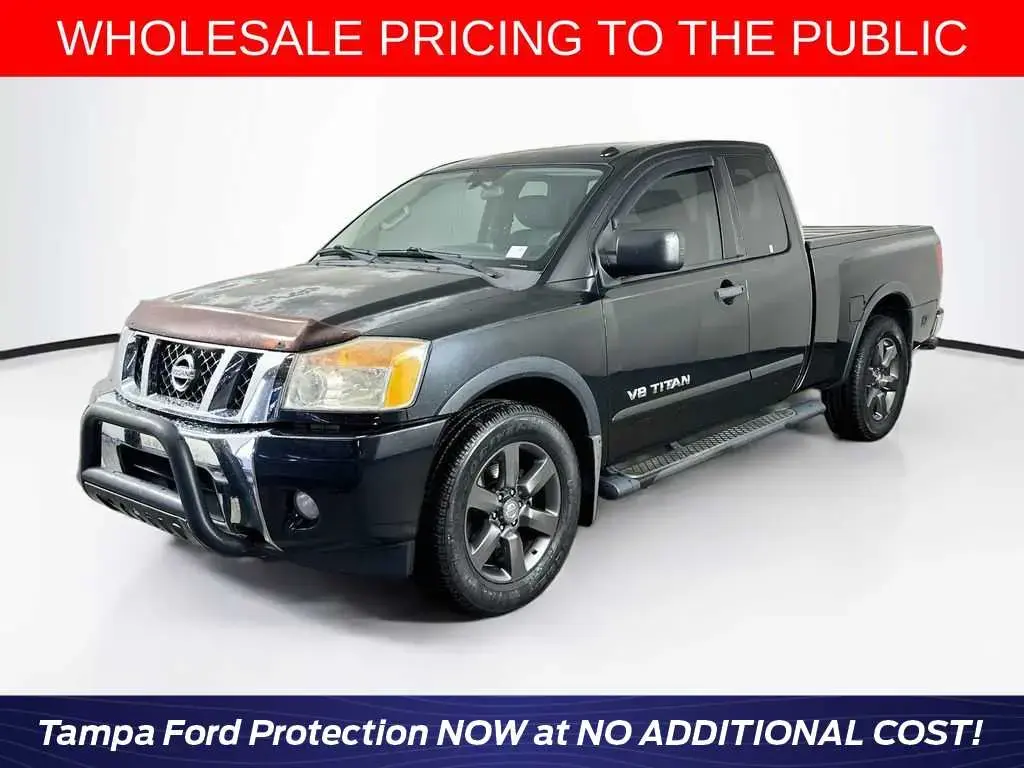 Nissan Titan 2015 4x2 SV 4 puertas King Cab Cabina Corta Pickup