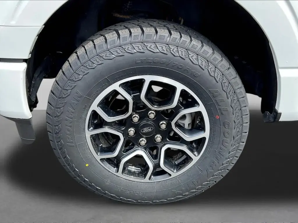 Ford F-150 2023 4x4 XLT 4 puertas SuperCrew 5.5 pies. SB