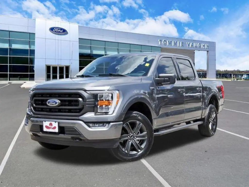 Ford F-150 2023 4x4 Platinum 4 puertas SuperCrew 6.5 pies. SB