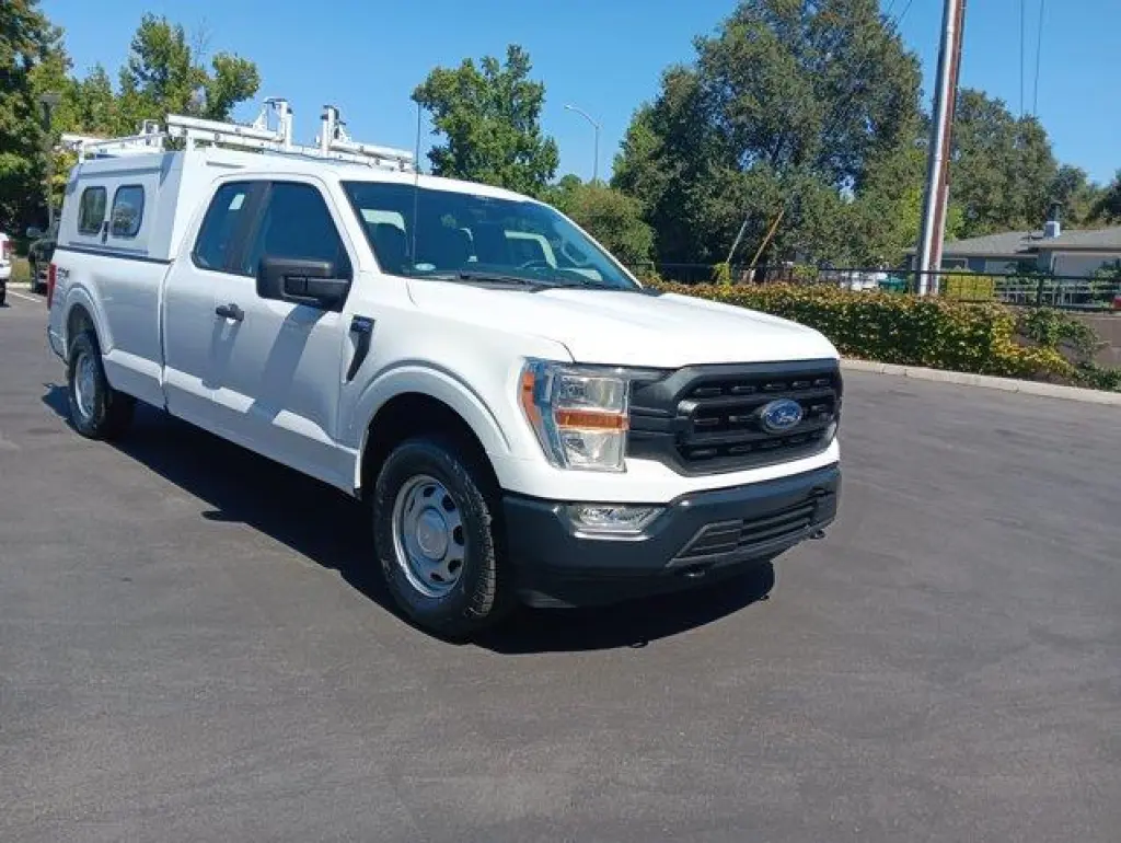 Ford F-150 2022 4x4 XL Cabina Super 4 puertas 6.5 pies SB