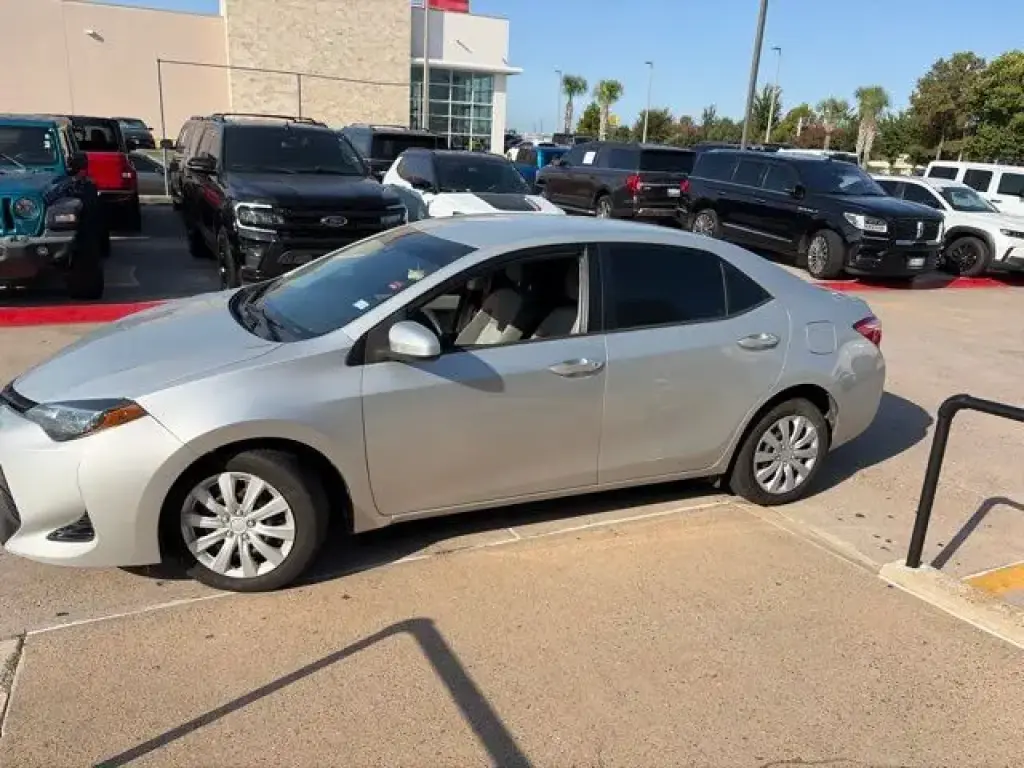 Toyota Corolla 2018 SE 4 puertas Sedán 6M
