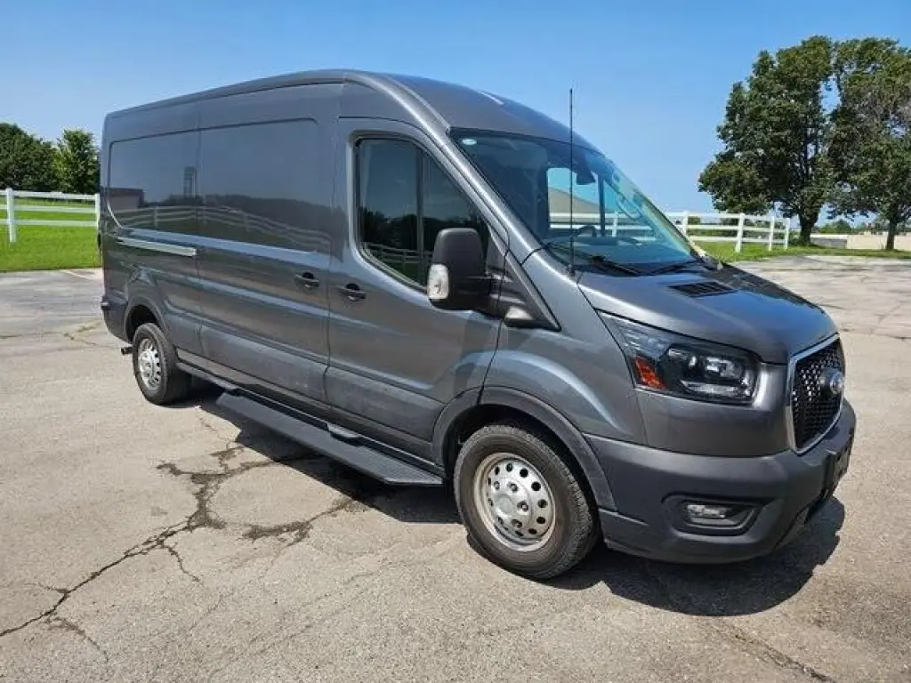 Furgoneta de carga Ford Transit 2024 AWD 250 3 puertas LWB Techo Medio