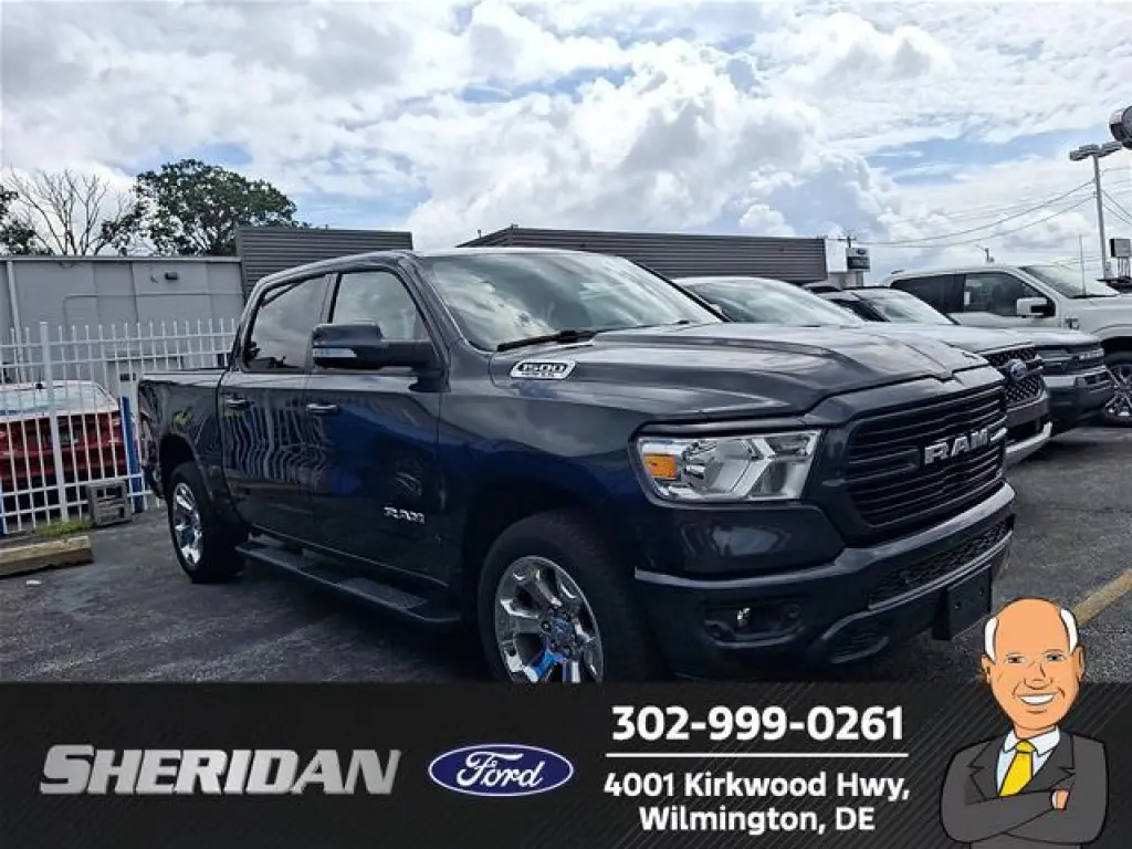 Ram 1500 2020 4x4 Lone Star Cabina Crew 4 puertas 5.6 pies. Caja corta Pickup