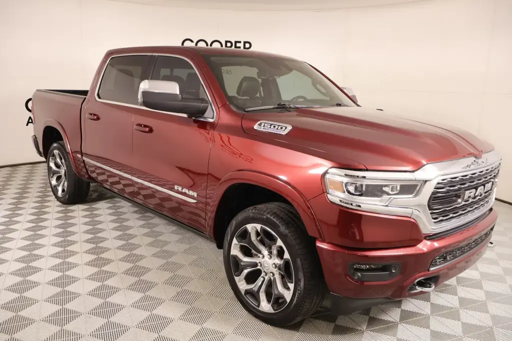 Ram 1500 2023 4x4 Limited 4 puertas Cabina Crew 5.6 pies. Pickup