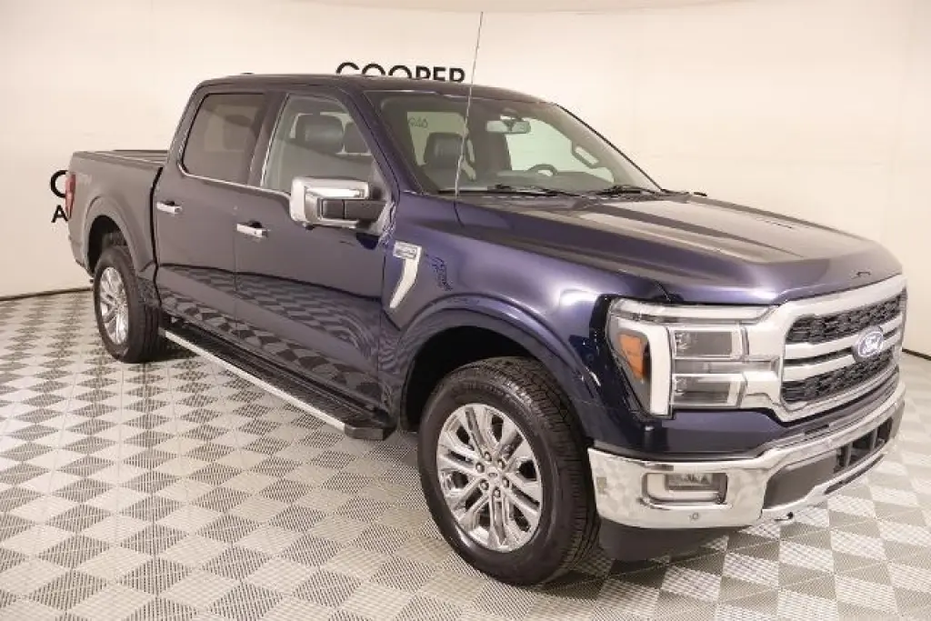 Ford F-150 2024 4x4 Lariat 4 puertas SuperCrew 5.5 pies. SB