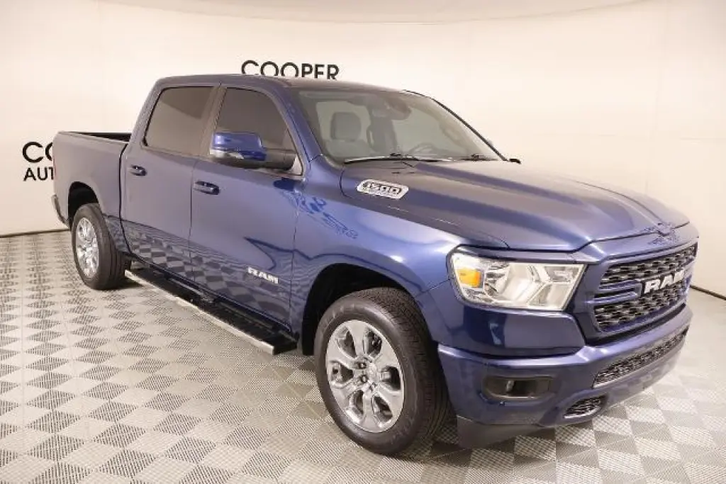 Ram 1500 2023 4x2 Big Horn Cabina Crew de 4 puertas, caja de 5.6 pies
