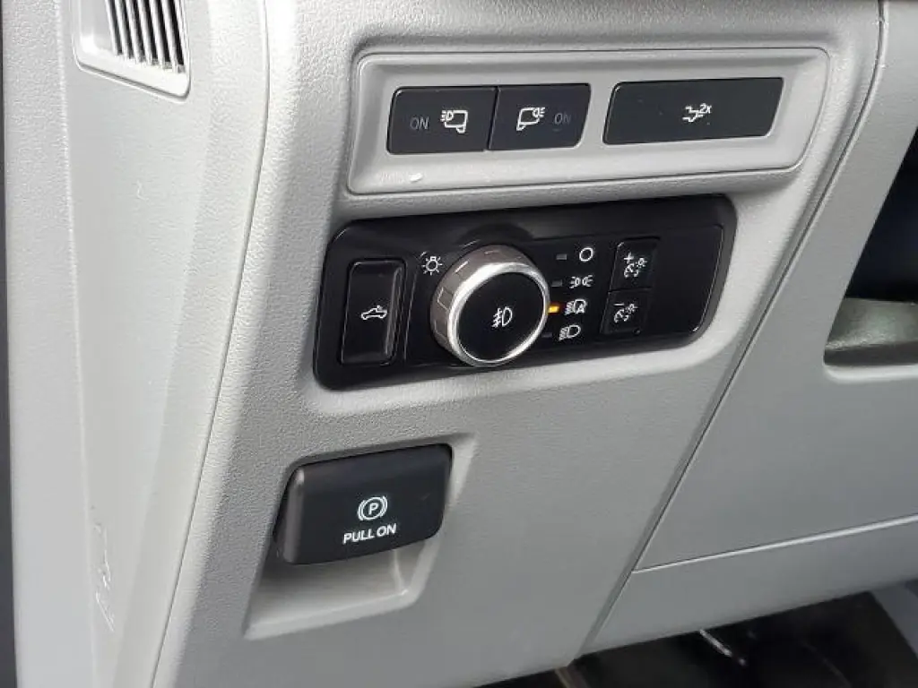 Ford F-150 2024 4x4 XLT 4 puertas SuperCrew 5.5 pies. SB