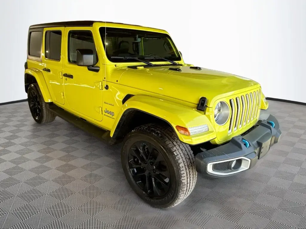 Jeep Wrangler 2023 4x4 Sahara 4xe 4 puertas SUV