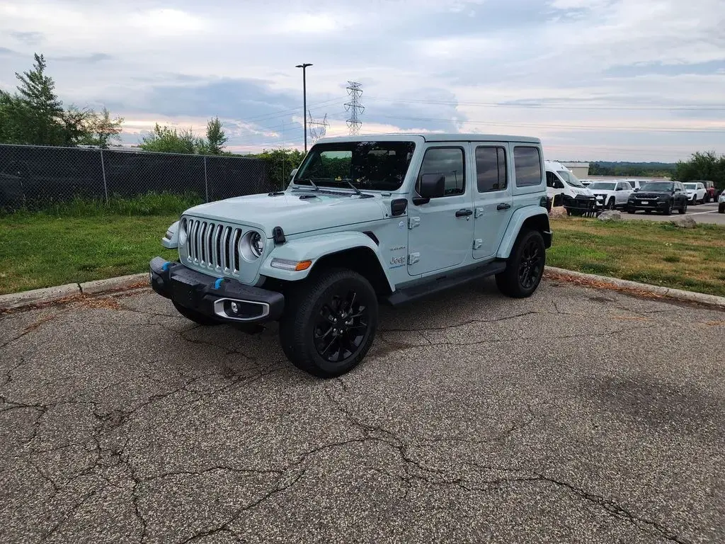 Jeep Wrangler 2023 4x4 Sahara 4xe 4 puertas SUV
