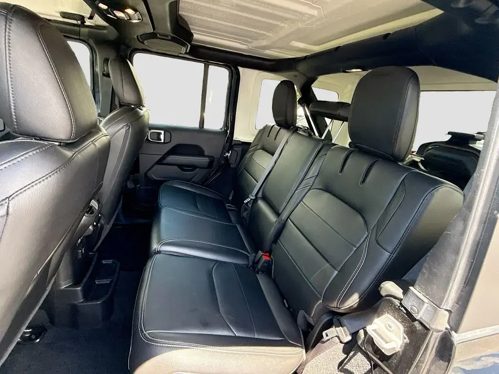 Jeep Wrangler 2023 4x4 Sahara 4xe 4 puertas SUV