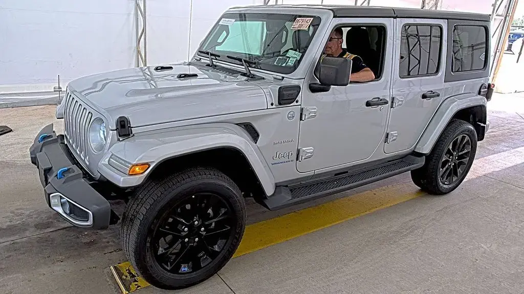 Jeep Wrangler 2023 4x4 Sahara 4xe 4 puertas SUV