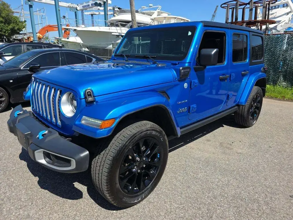 Jeep Wrangler 2023 4x4 Sahara 4xe 4 puertas SUV