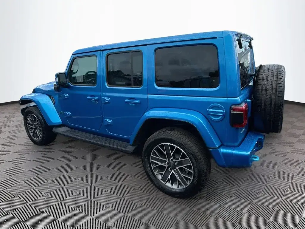 Jeep Wrangler 2023 4x4 High Altitude 4xe 4 puertas SUV