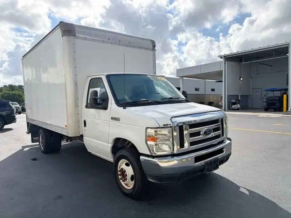 Ford E-Series 2016 E-350 SD 2dr 138 in. WB SRW Chasis Corto