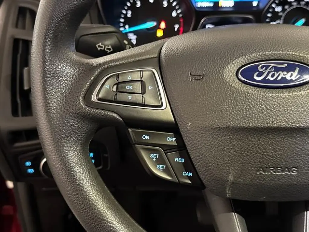 Ford Focus 2017 SEL 4 puertas Hatchback