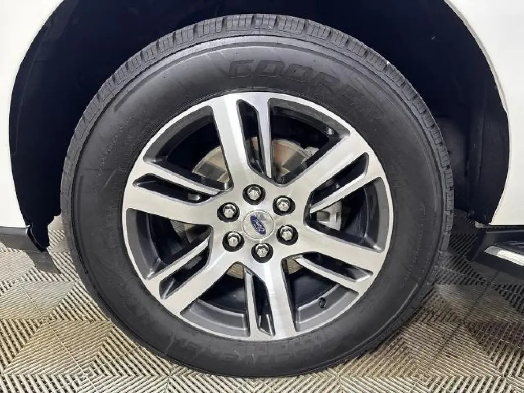 Ford Expedition 2023 4x2 XLT 4 puertas SUV