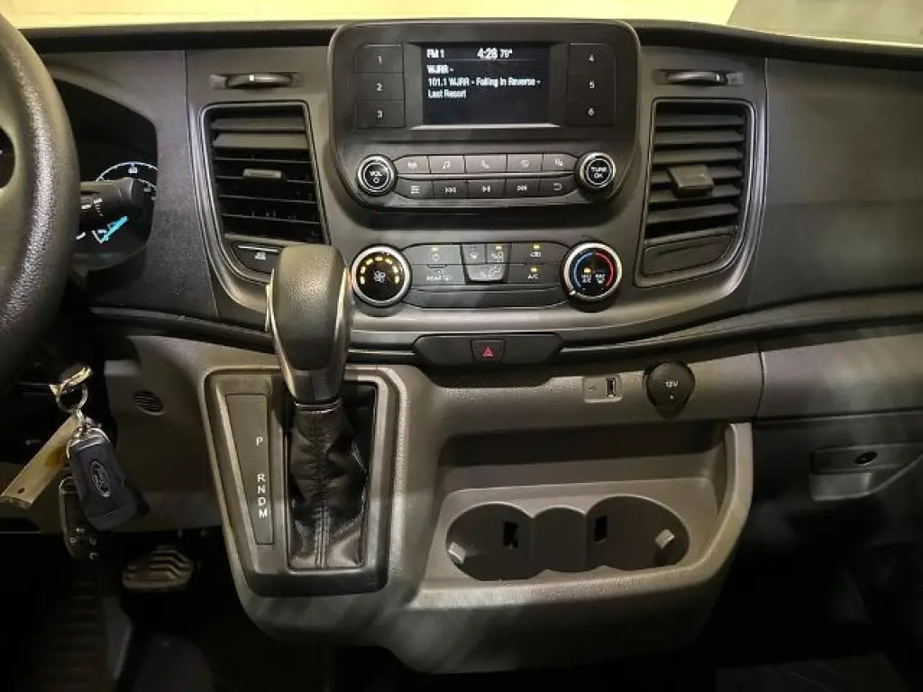 Ford Transit 2024 250 3 puertas SWB Techo Bajo Furgón de Carga