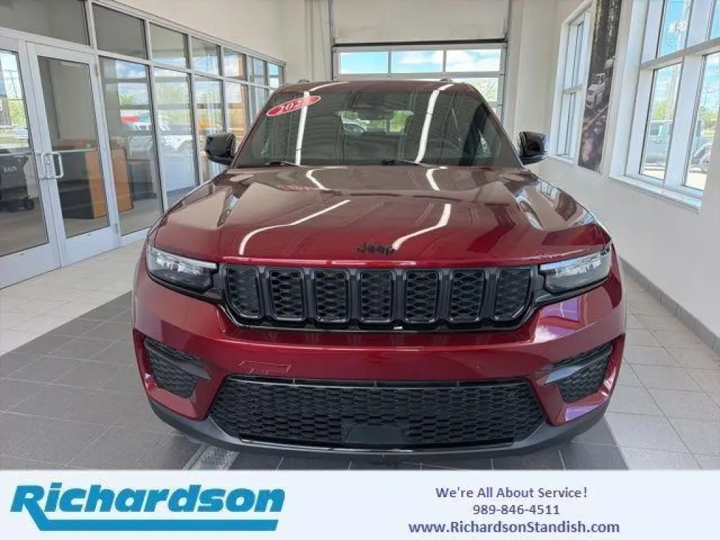 Jeep Grand Cherokee 2025 4x4 Laredo 4 puertas SUV