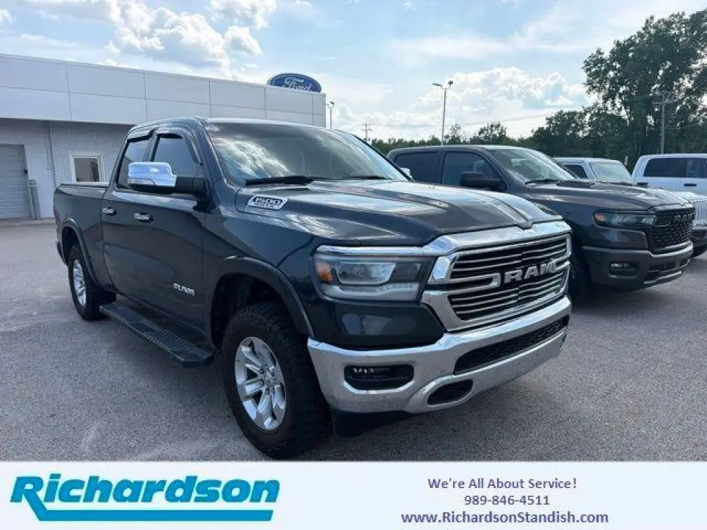 Ram 1500 2019 4x4 Laramie 4 puertas Quad Cab 6.4 pies. Caja corta Pickup