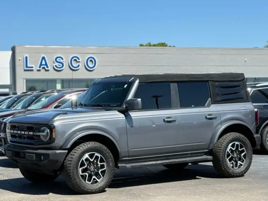 Ford Bronco 2021 4x4 Outer Banks 4 puertas SUV