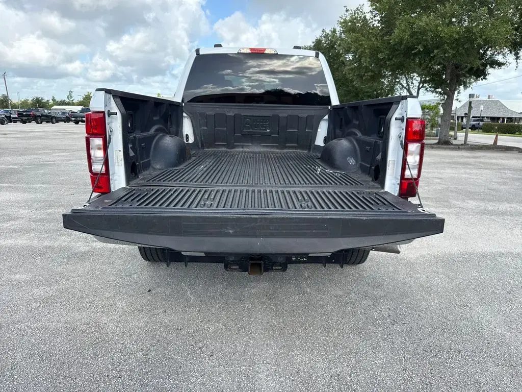 Ford F-250 Super Duty 2022 4x4 XLT Cabina Crew 4 puertas 8 pies LB Pickup