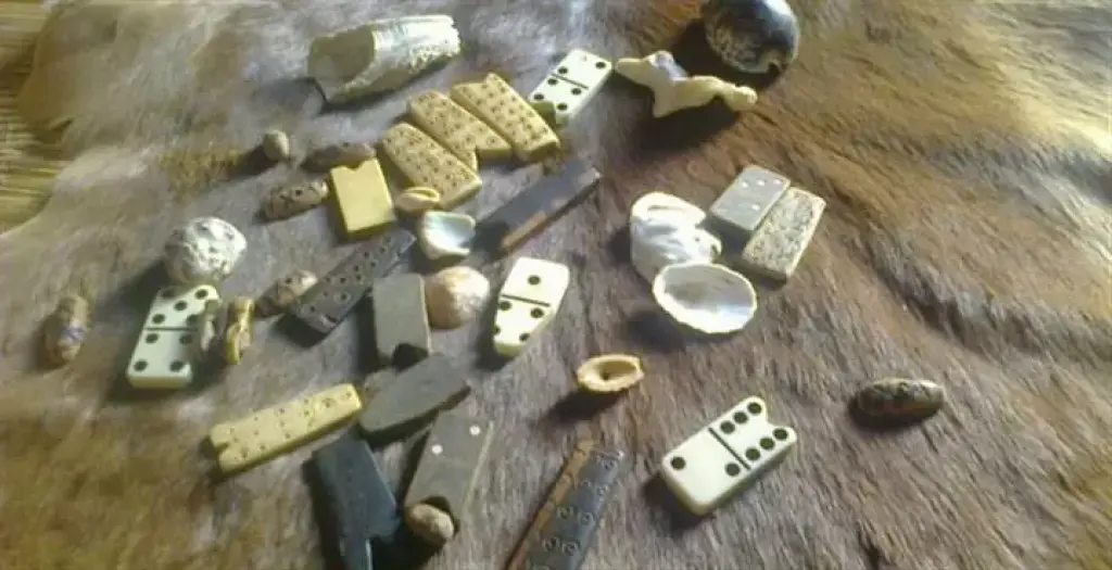 traditional healing 060754632