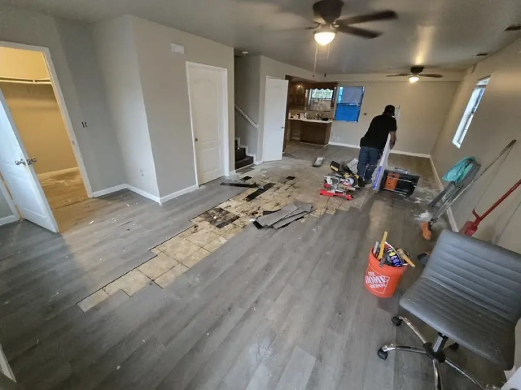 Pisos laminados y de vinyl