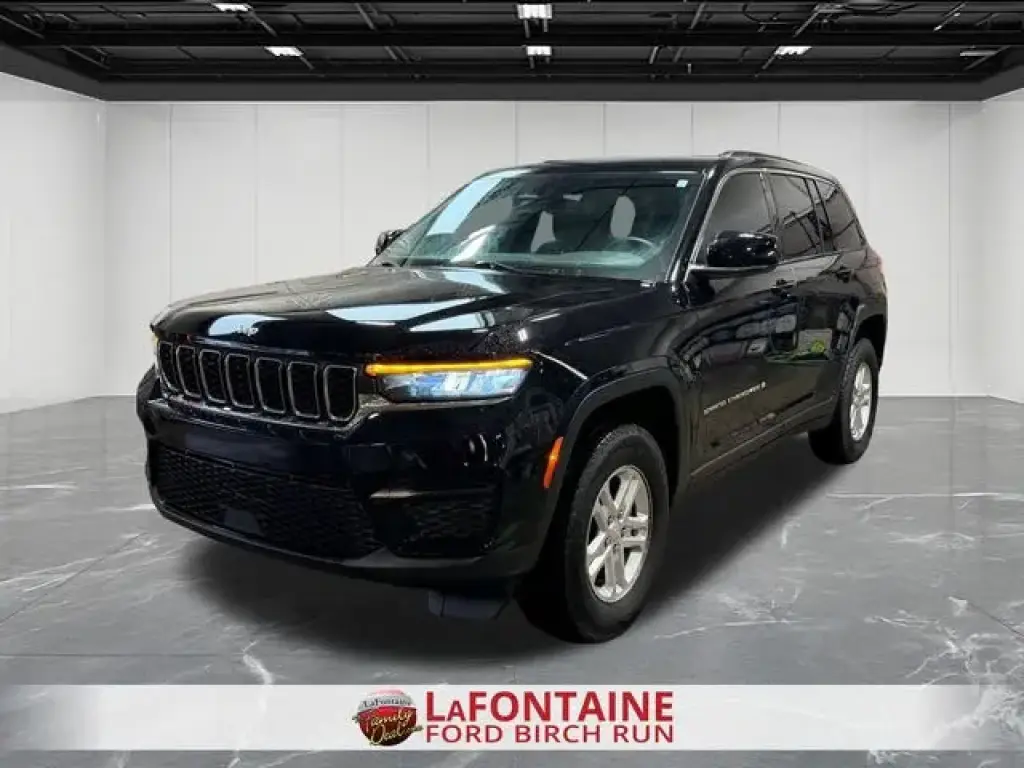 Jeep Grand Cherokee 2024 4x4 Laredo 4 puertas SUV
