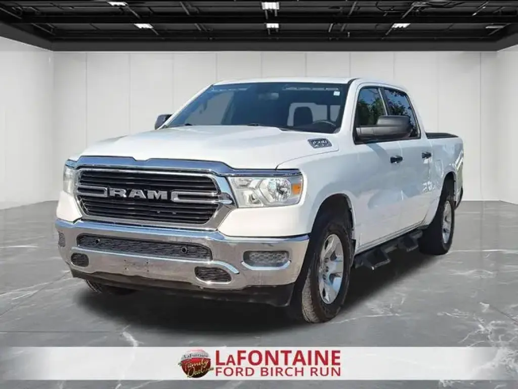 Ram 1500 2022 4x4 Tradesman Cabina Crew 4 puertas 5.6 pies. Caja corta Pickup