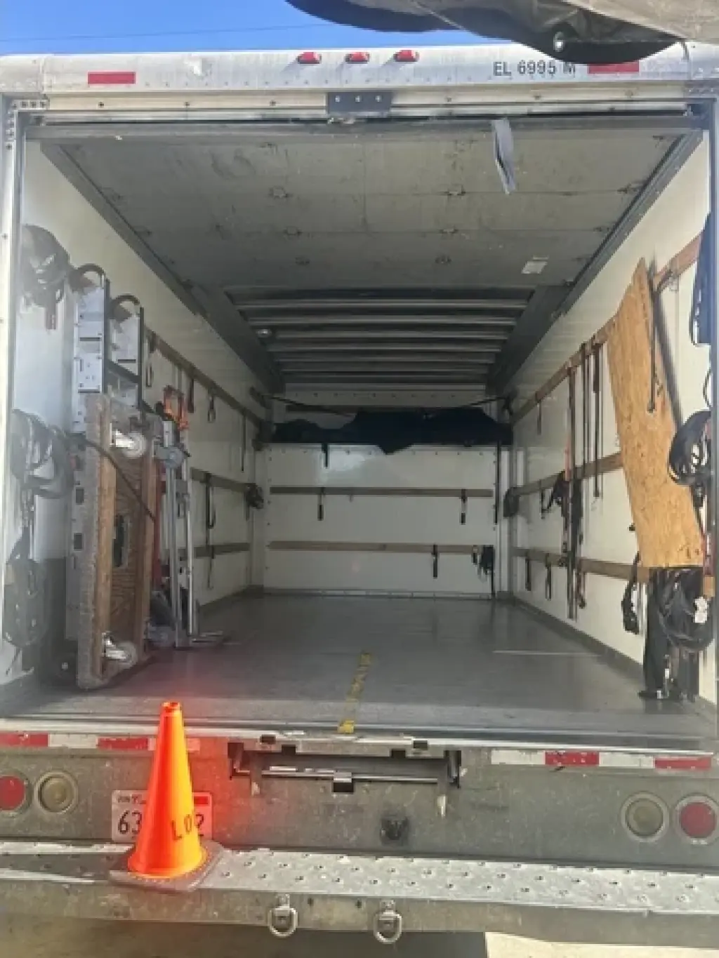 MOVING SERVICE /MUDANZAS NERY