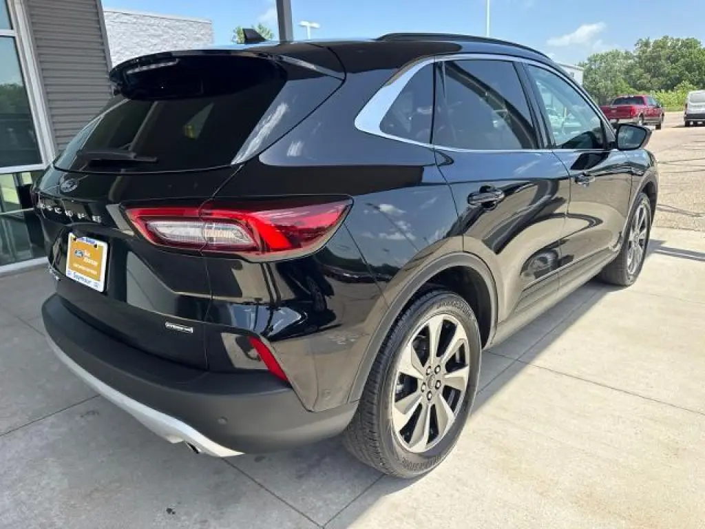 Ford Escape Híbrido 2023 AWD Platinum 4 puertas SUV