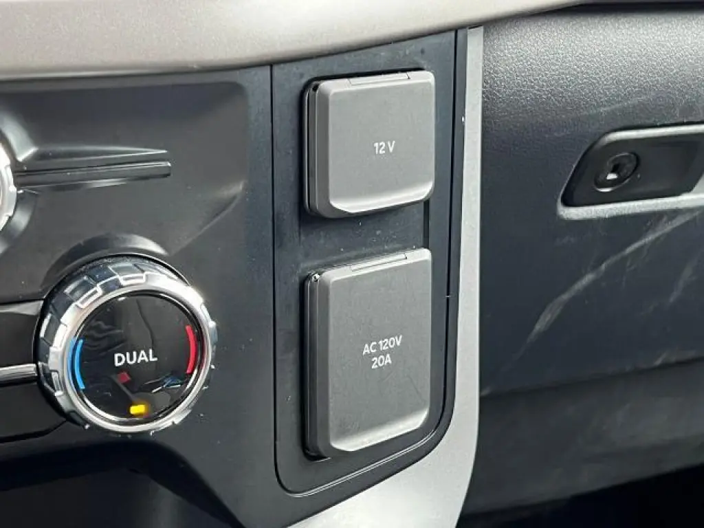Ford F-150 2024 4x4 XLT 4 puertas SuperCrew 5.5 pies. SB