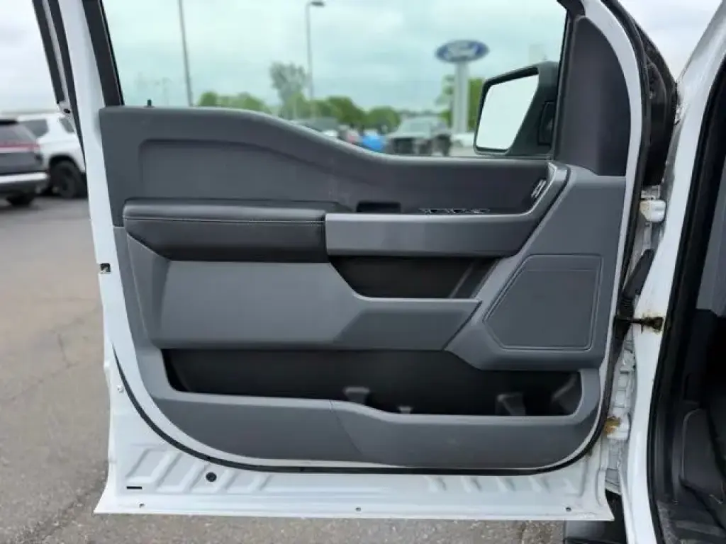 Ford F-150 2022 4x4 XLT 4 puertas SuperCrew 5.5 pies. SB